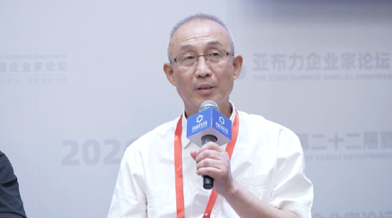 新基讯科技董事长曹强：小黄鸭	、Labubu等产品向消费级AI方向演进